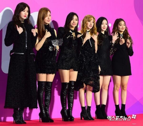 Tampil Memesona, Ini 10 Potret Cetar Idol Korea di Red Carpet MMA 2018