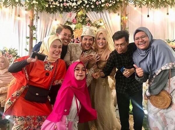 Mantap Nikah Muda, 10 Momen Bahagia Pernikahan Zikri Daulay - Henny