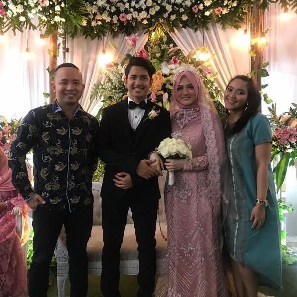 Mantap Nikah Muda, 10 Momen Bahagia Pernikahan Zikri Daulay - Henny