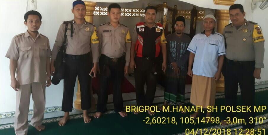Bhabinkamtibmas Polsek Muara Padang Safari Zhuhur Berjamaah di Masjid An Nur