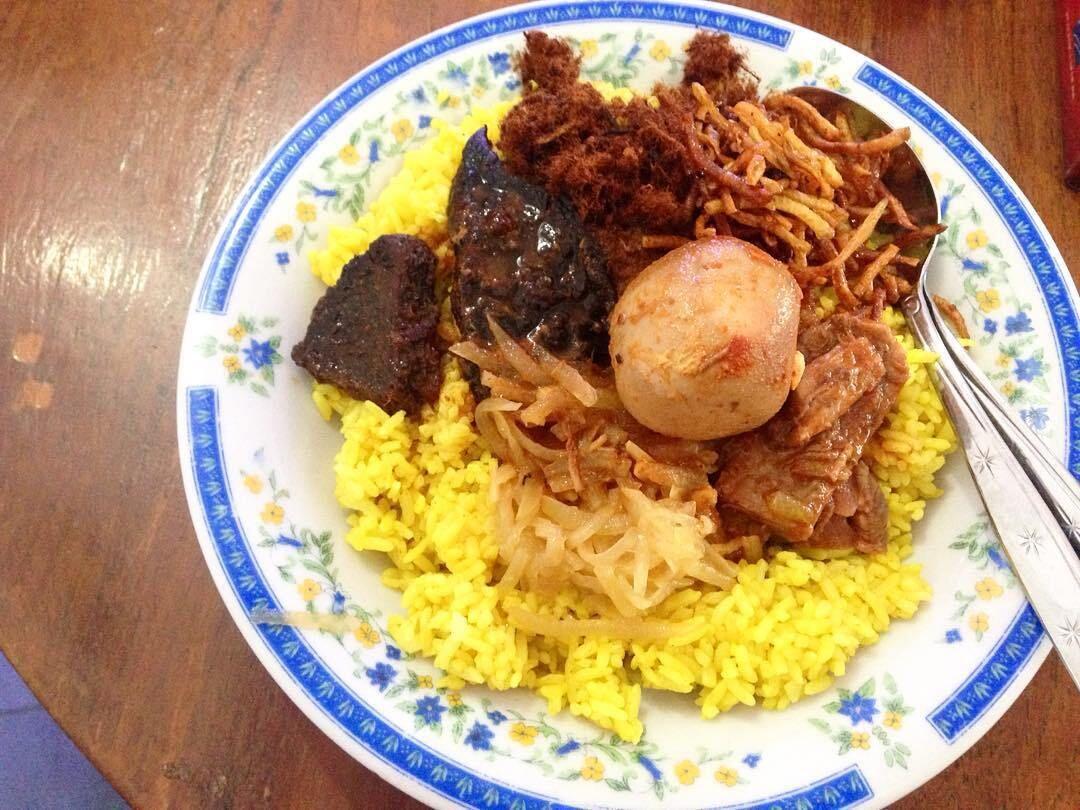 Racikan Nasi Kuning dari 5 Daerah Ini Unik dan Bikin Nagih