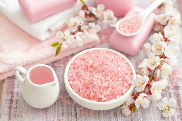 5 Rekomendasi Body Scrub Asal Lokal untuk Kulit Cerah Berseri Alami