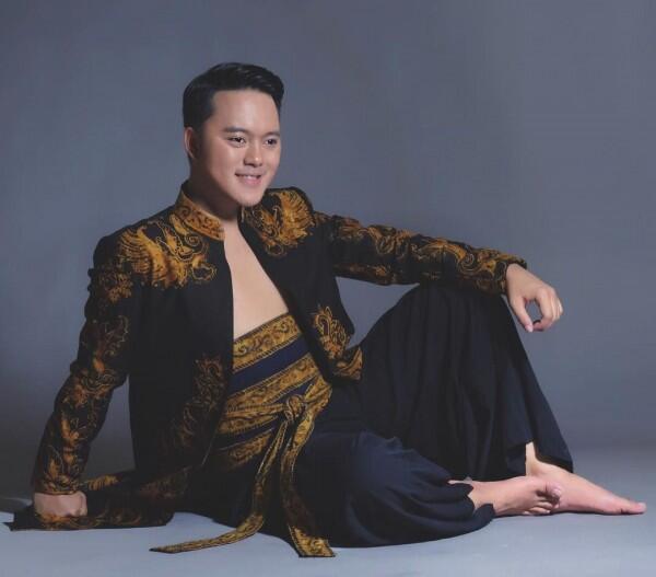 Congratulation! Inilah 7 Potret Kebahagian Danang DA2 Lulus S2