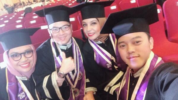 Congratulation! Inilah 7 Potret Kebahagian Danang DA2 Lulus S2