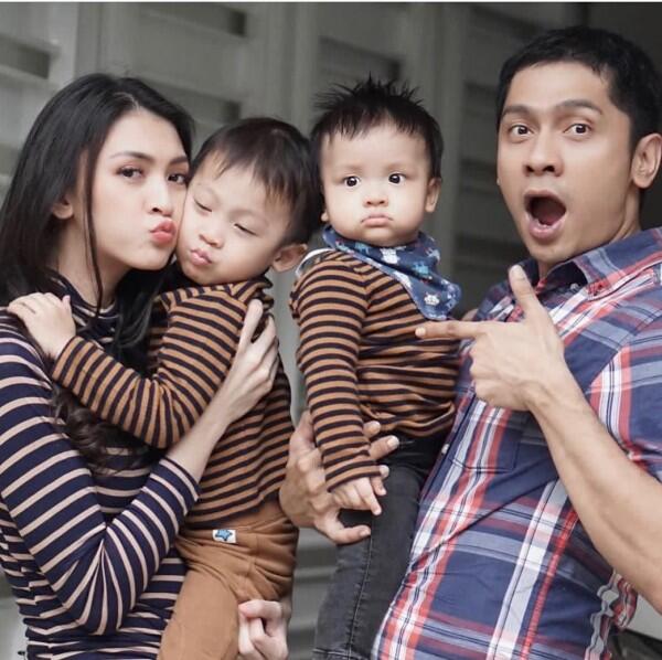 Rumah Makin Ramai, 10 Artis Indonesia yang Melahirkan di 2018