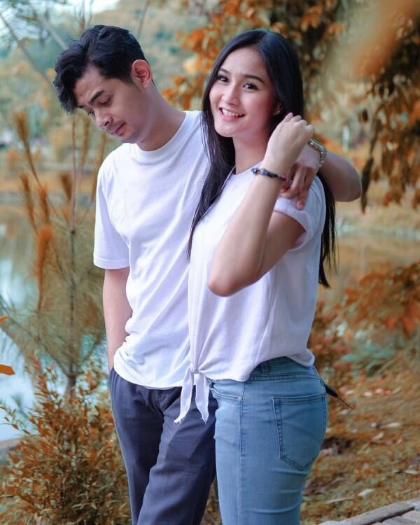 10 Gaya Pacaran Isel Fricella dan Miqdad Addausy yang Hits Abis