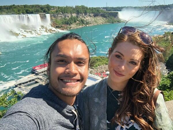 Segera Menikah, Ini 10 Potret Randy Pangalila & Pacar Bulenya