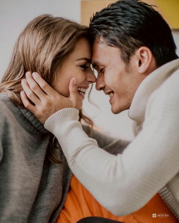 Segera Menikah, Ini 10 Potret Randy Pangalila & Pacar Bulenya