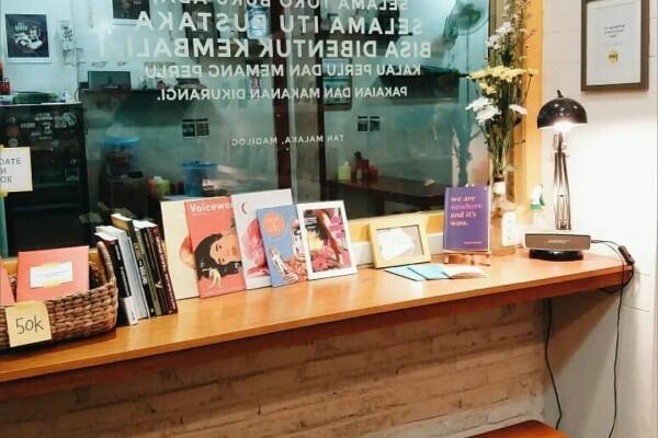 Butuh Variasi Bacaan Unik? Cek 5 Toko Buku Indie Lokal Ini Dulu!