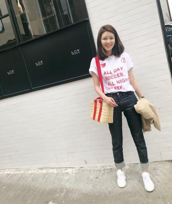 10 Inspirasi Gaya Kasual Idol KPop Ala Sooyoung, Mudah Ditiru Lho!
