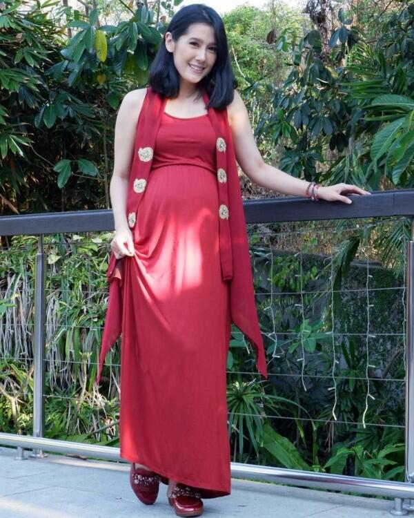 8 Inspirasi OOTD Buat Para Ibu Hamil ala Selebriti Tanah Air, Stylish!