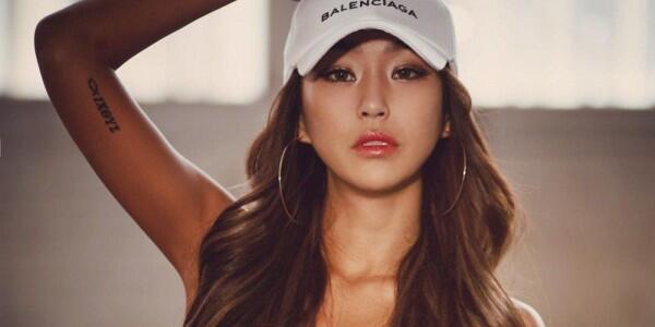16 Idol KPop yang Pernah Kolaborasi dengan Musisi Internasional
