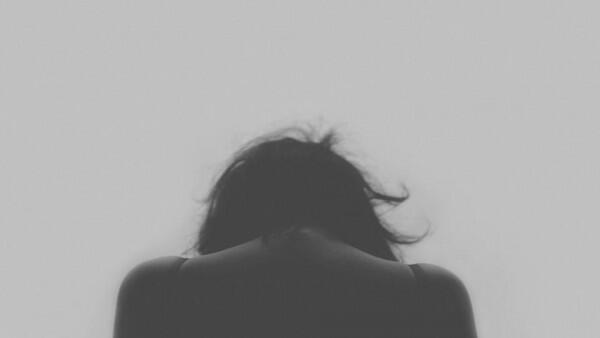 Masih Muda, Rambut Memutih? Ini 10 Fakta Mencengangkan Tentang Uban