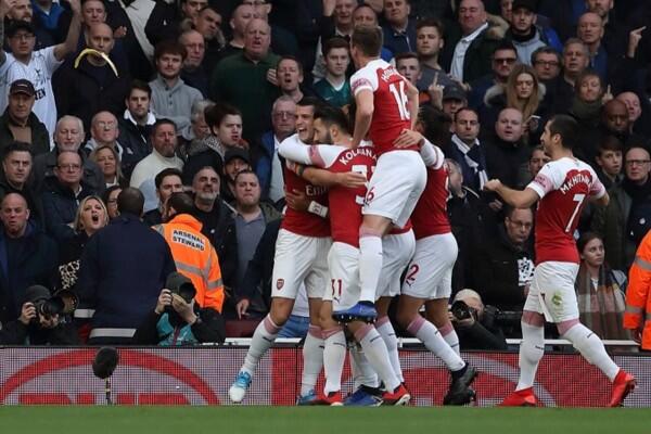 Lempar Kulit Pisang ke Aubameyang, Suporter Tottenham Ditangkap