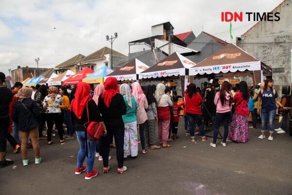 Mewah! 10 Potret Keluarga Bu Dendy Rayakan Ultah Kerajaan Bisnisnya