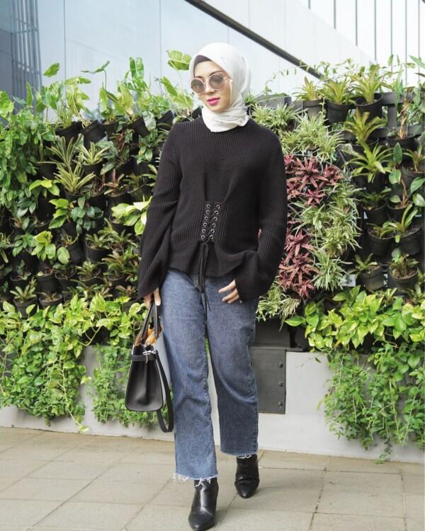 10 Inspirasi Fashion Hijab Elegan ala Ratna Galih, Gampang Disontek!