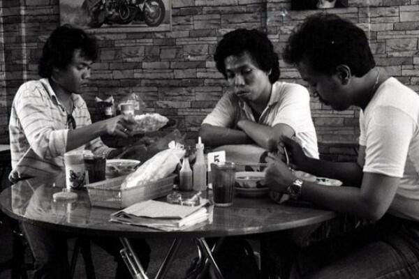 8 Band dan Grup Parodi Jadul Ini Bakal Bikin Kamu Tertawa Lepas!