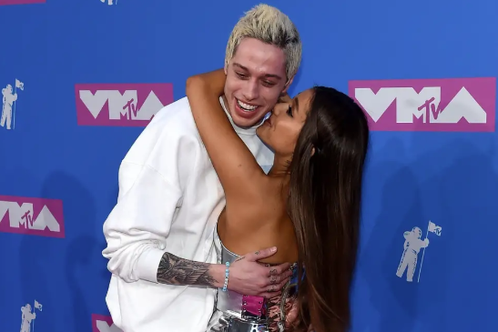 Curhat Pete Davidson Usai Putus dari Ariana Grande 