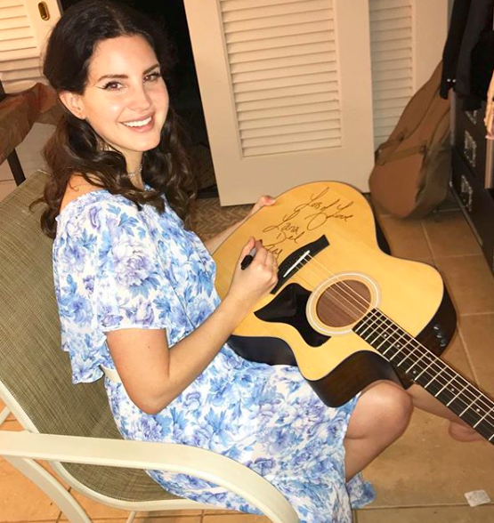 Curhat Lana Del Rey yang Pernah Jadi Babysitter Loh Gan