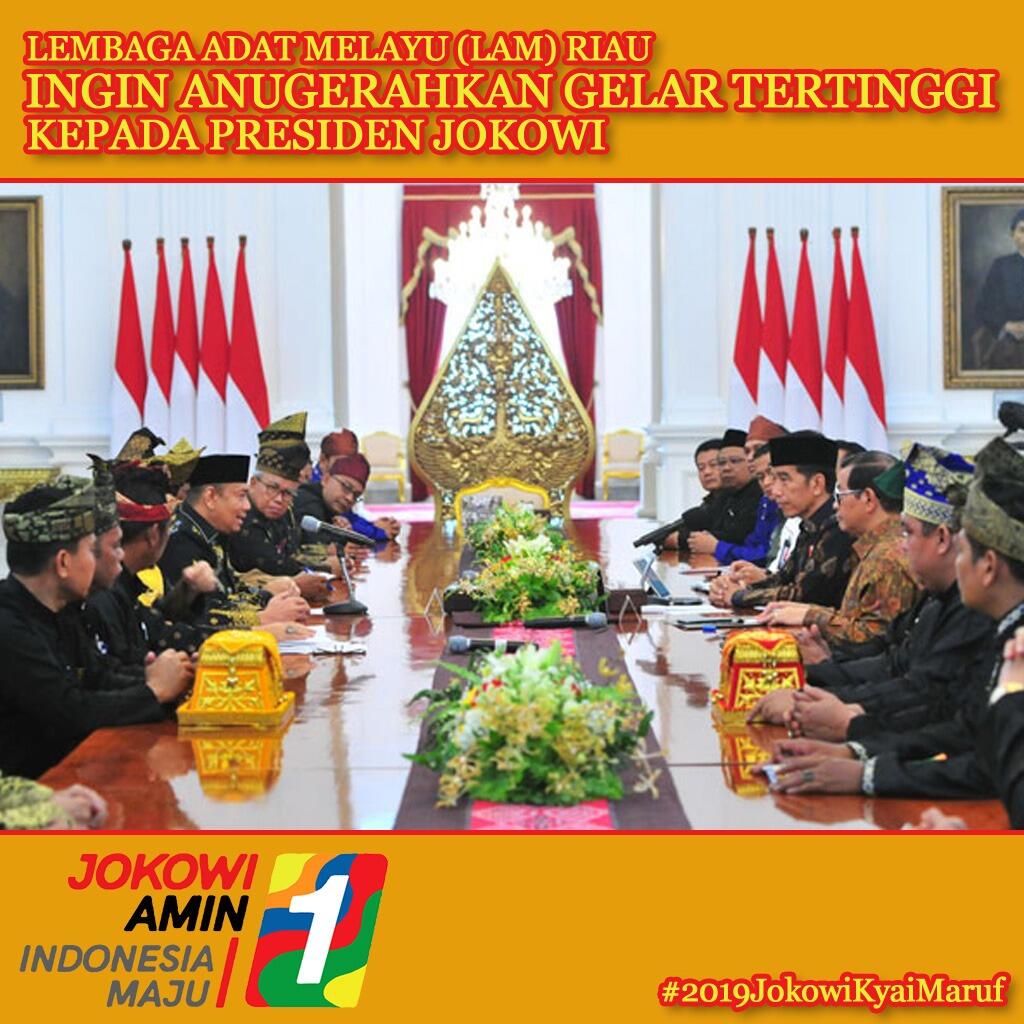 LAM Riau Beri Gelar Datuk Seri Setia Amanah Negara kepada Jokowi