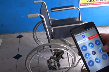 Warga Mojokerto Berhasil Membuat Kursi Roda Yang Dikendalikan Dengan Smartphone Gan!