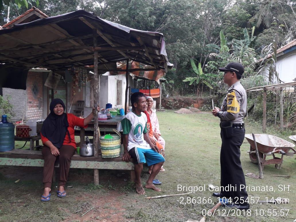 Bhabinkamtibmas Brigpol Gandhi Imbau Warga Desa Taja Raya 1 Ciptakan Pemilu Damai