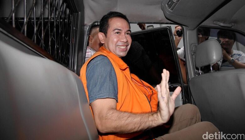 Wanita yang 'Ngamar' Bareng Wawan Suami Airin Diduga Artis