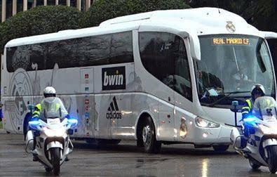 Bus Mewah Milik (Beberapa) Club Besar Sepak Bola Indonesia
