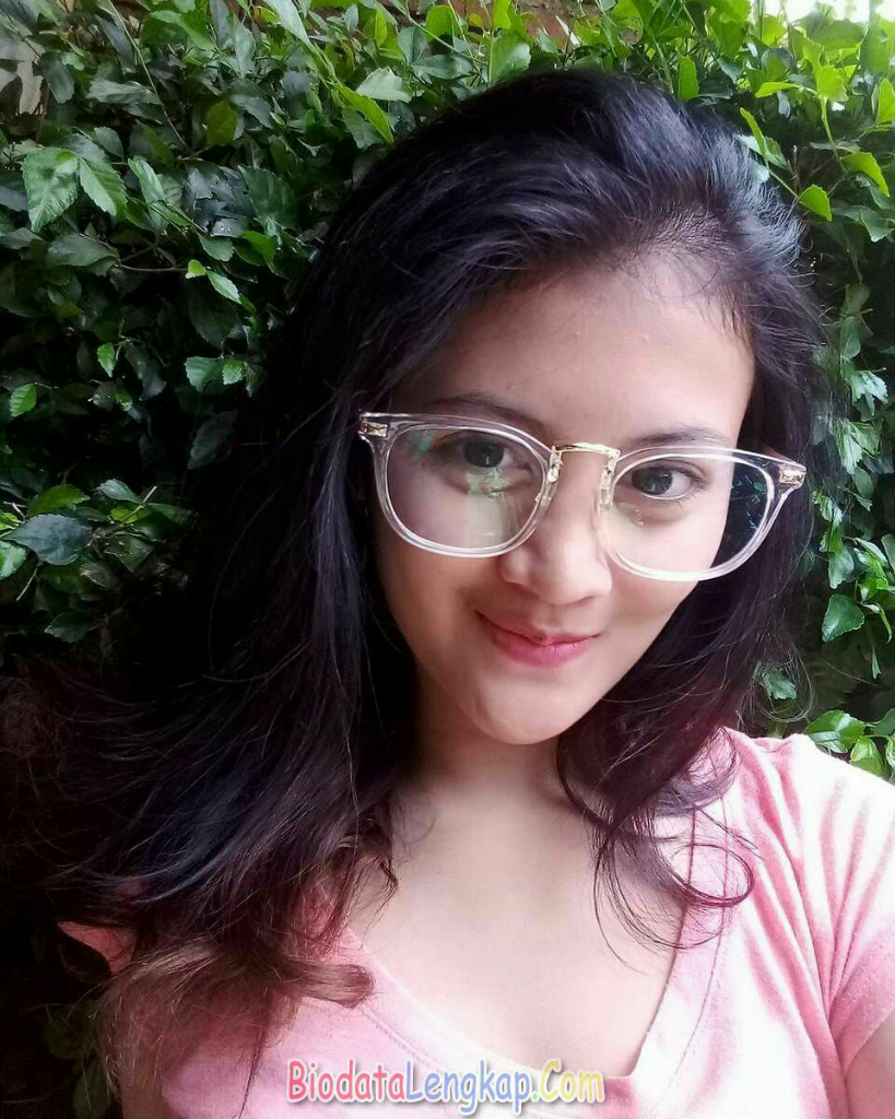 Mahasiswa S2 Suka Video Call Sex Bugil dengan Pacar, 6 Wanita Cantik Jadi Korbannya
