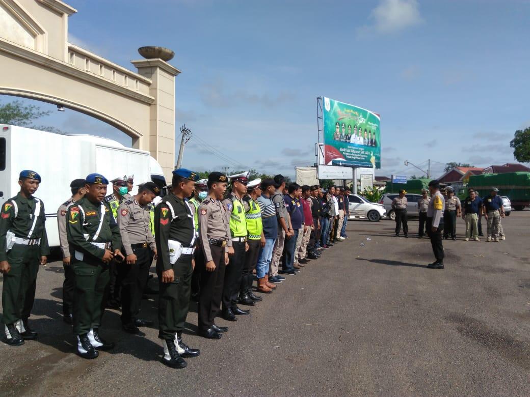 Personil Gabungan Polda Sumsel dan Polres Banyuasin Merazia Sejumlah Kendaraan
