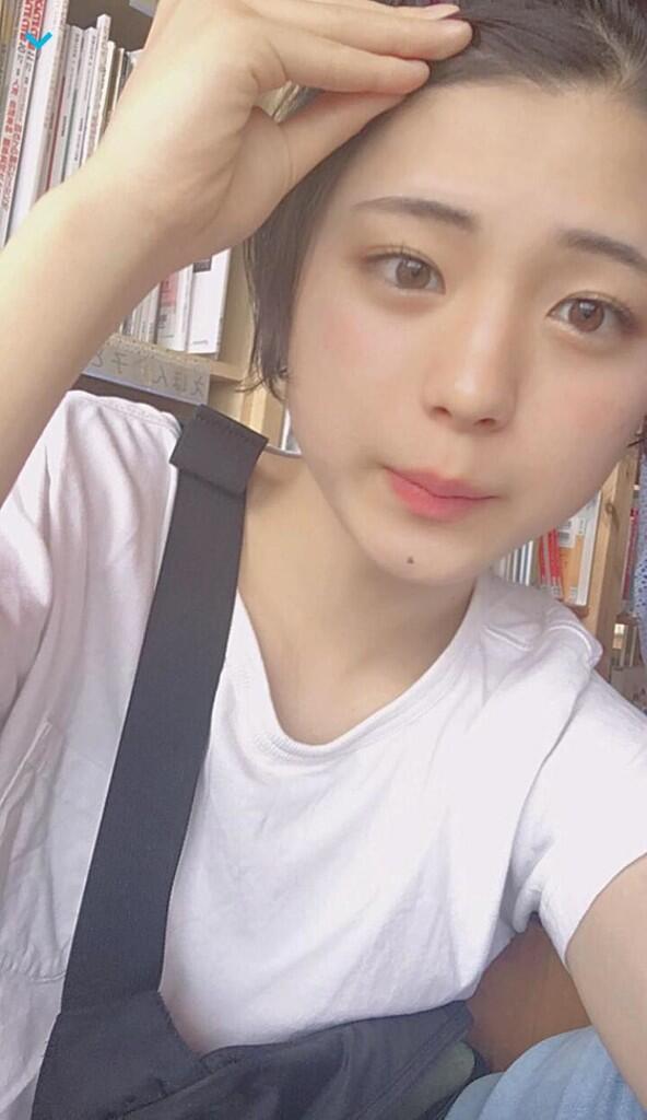 WOW! Wajah CANTIK Pelajar (15 tahun) Jepang Ini Membuat &quot;HEBOH&quot; Netizen Gan!