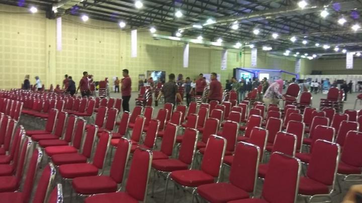 Acara yang Dibuka Jokowi Sepi Pengunjung, Kursi Disingkirkan