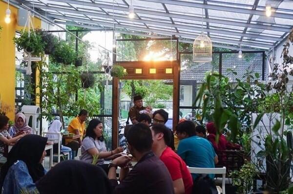 7 Kafe Hits Buat Mahasiswa di Surakarta, Murah dan Kece Abis