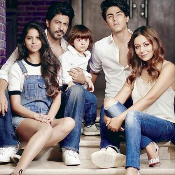 27 Tahun Bersama, 10 Potret Romantisme Shah Rukh Khan & Istri