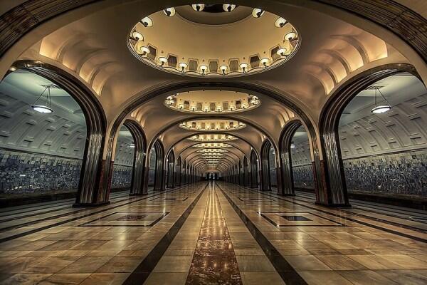 10 Stasiun Bawah Tanah Paling Keren di Dunia, Instagramable Banget!