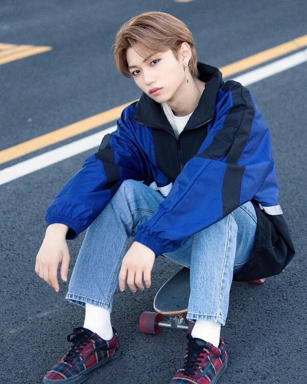 13 Potret Felix, Member Stray Kids yang Masuk Nominasi Pria Tertampan