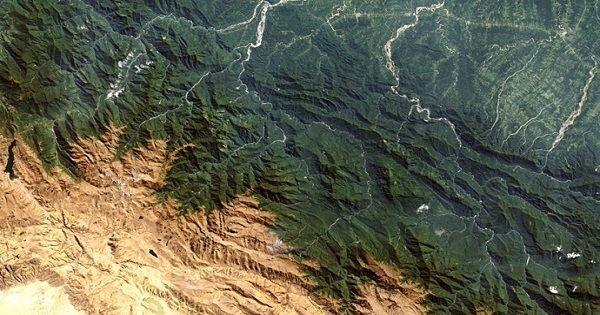 10 Foto Gunung Terkenal di Dunia Saat Dipotret dari Luar Angkasa