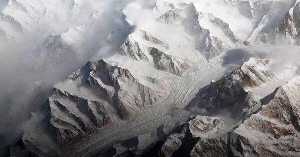10 Foto Gunung Terkenal di Dunia Saat Dipotret dari Luar Angkasa