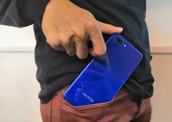 Pingin Akhir Tahun Pake Smartphone Baru? Mending Ikutan Kontesnya Realme Aja Gan!