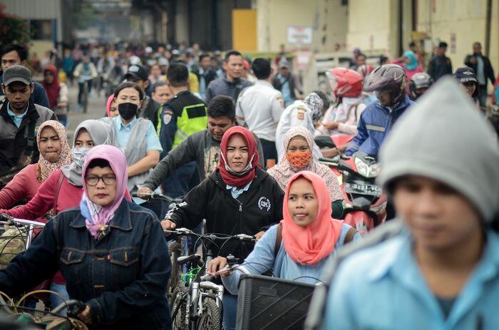 Gelombang PHK di Karawang akibat upah tinggi