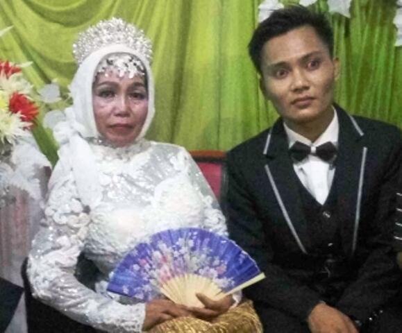 Ngaku Cinta Mati, Pemuda Tampan Ini Nekat Nikahi Nenek 10 Cucu, Kisahnya Viral