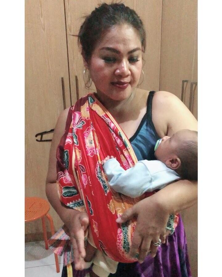 Ngaku Cinta Mati, Pemuda Tampan Ini Nekat Nikahi Nenek 10 Cucu, Kisahnya Viral
