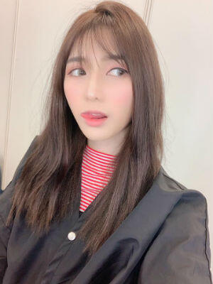 Tukang Penjual Ikan Cantik Ini Buat Pasar Jadi Heboh Lho!