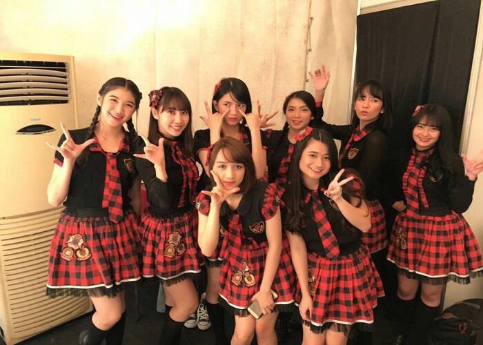 Buset ! Beberapa anggota JKT 48 gak suka maen sendirian !