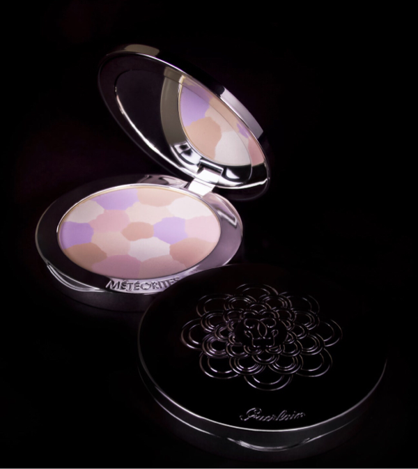 Ikuti Tips Ini Kalau Mau Tampil Cantik Tahun Baru Pakai Highlighter
