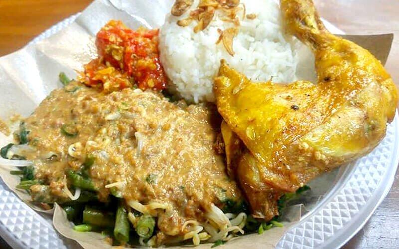 Seger Mantep! Sego Pecel Khas Solo, Kediri hingga Madiun