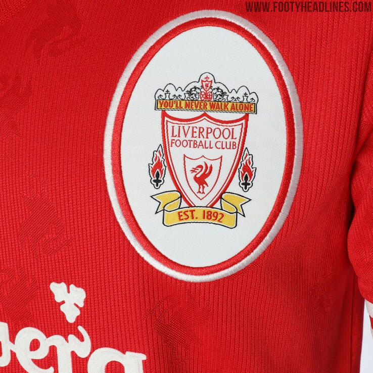 Kelas! Liverpool Rilis Jersey Retro Gan