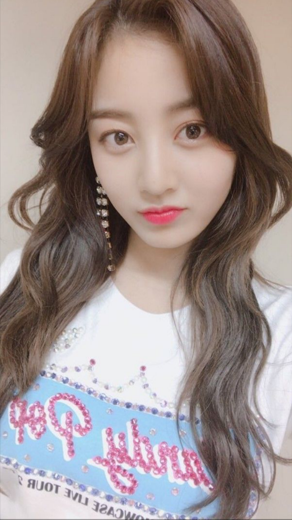 Jihyo Si Cantik Dari Twice, Kenalan yuk 