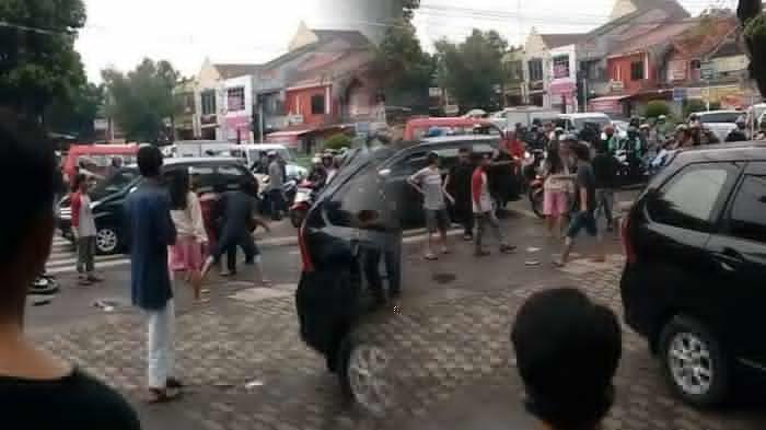 Kronologis Mapolsek Ciracas Dirusak Sekelompok Orang