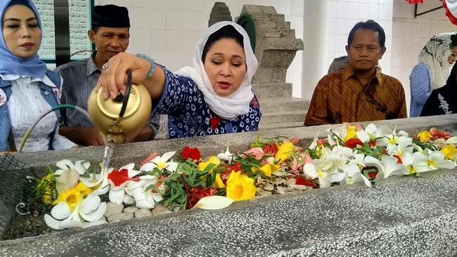 Soeharto Guru Besar Koruptor? Titiek: KKN Lebih Marak Sekarang